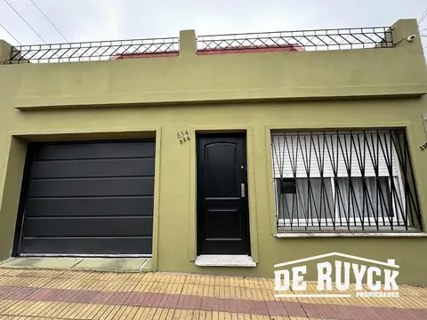 4 ambientes con 2 baños, PH al frente