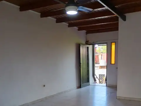 Departamento en Alquiler en Lomas del Mirador, $ 850.000