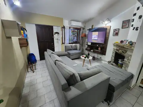 Casa 2 ambientes con 1 baño