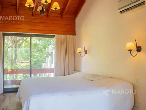 Casa 10 ambientes con 3 baños