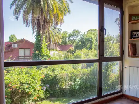 Casa en Venta con 4 cocheras