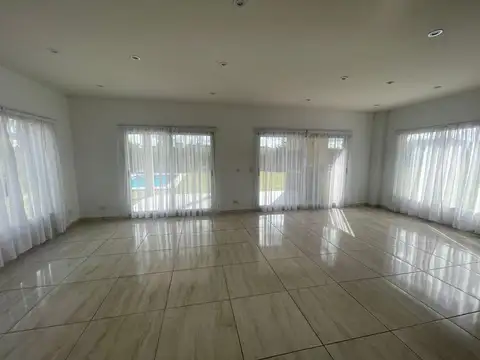 Casa en Alquiler Temporal en Countries y Barrios Cerrados en Esteban Echeverria, USD 4.500