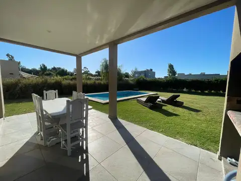 Casa en Alquiler Temporal de 4 dormitorios