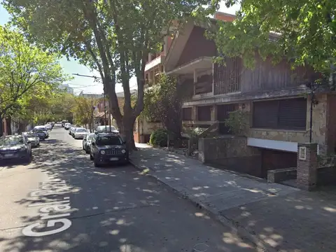Ideal terreno en venta apto multifamiliar con 20,51m. de frente ubicado en Beccar, San Isidro.
