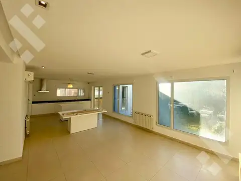 Casa en Venta en Plottier, USD 260.000
