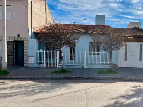 CASA EN VENTA DOS DORMITORIOS EN B° DON CARLOS