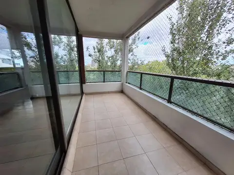 Departamento en Alquiler con 1 cocheras