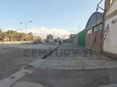VENTA DE TERRENO CON GALPON Y CASA