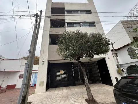 Alquiler departamento tres ambientes con cochera