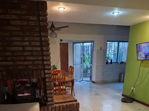 Casa 5 ambientes con 1 baño