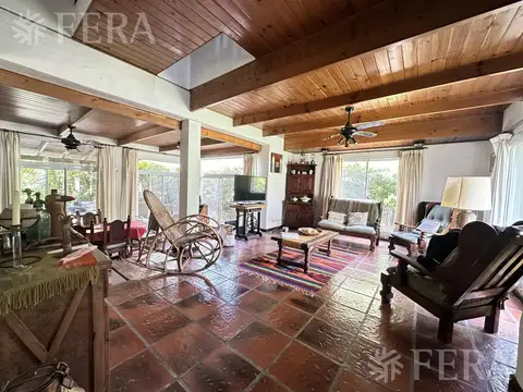 Casa 4 ambientes con 3 baños