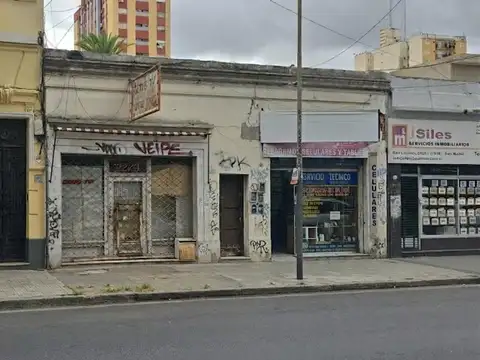 SAN MARTIN CENTRO, EXCELENTE LOTE  9,40 X 43,30 MTS A PLAZA