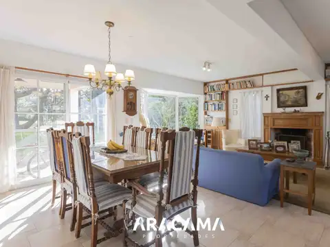 Casa 6 ambientes con 3 baños