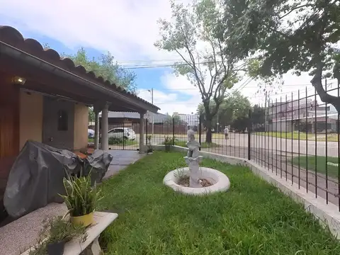 Casa de 4 ambientes + departamento Venta Ituzaingo