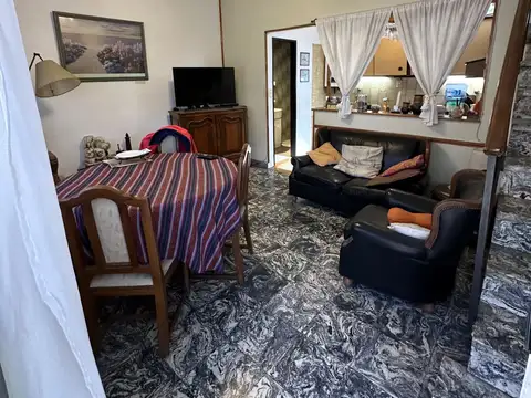 Depto Tipo Casa en Alquiler de 5 ambientes
