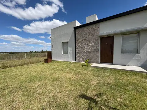 Casa en Venta en Arana, USD 74.000