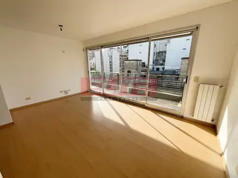 Semipiso 2 amb con balcon aterrazado al frente