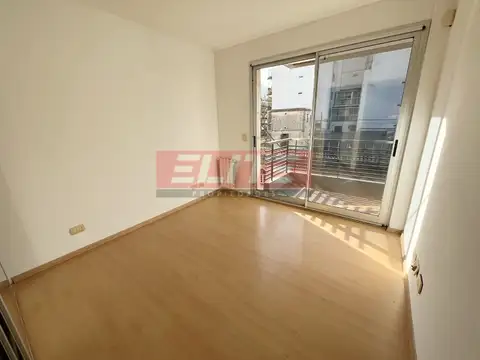 Semipiso 2 amb con balcon aterrazado al frente