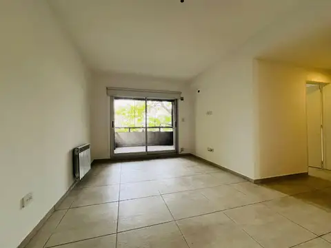 Departamento en Venta en Parque Chacabuco, USD 120.000