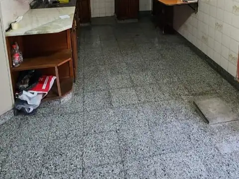 Venta Casa Av. Sarmiento 700 - Casa de 3 Dormitorios + 2 Loc
