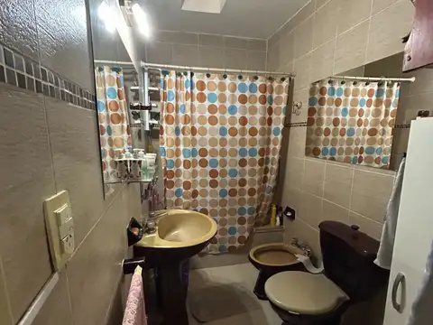 CASA EN VENTA EN PERGAMINO CON GARAJE Y GALPON