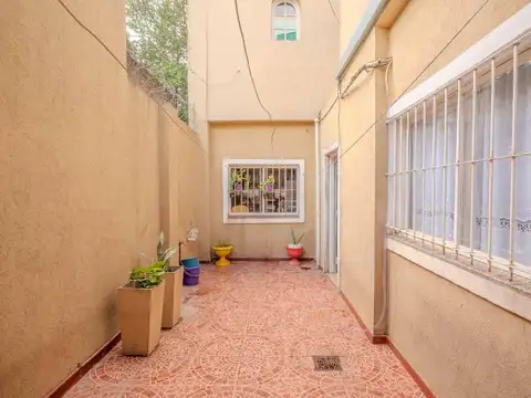 CASA TROPEZON 4 AMB - COCHERA, PATIO, TERRAZA