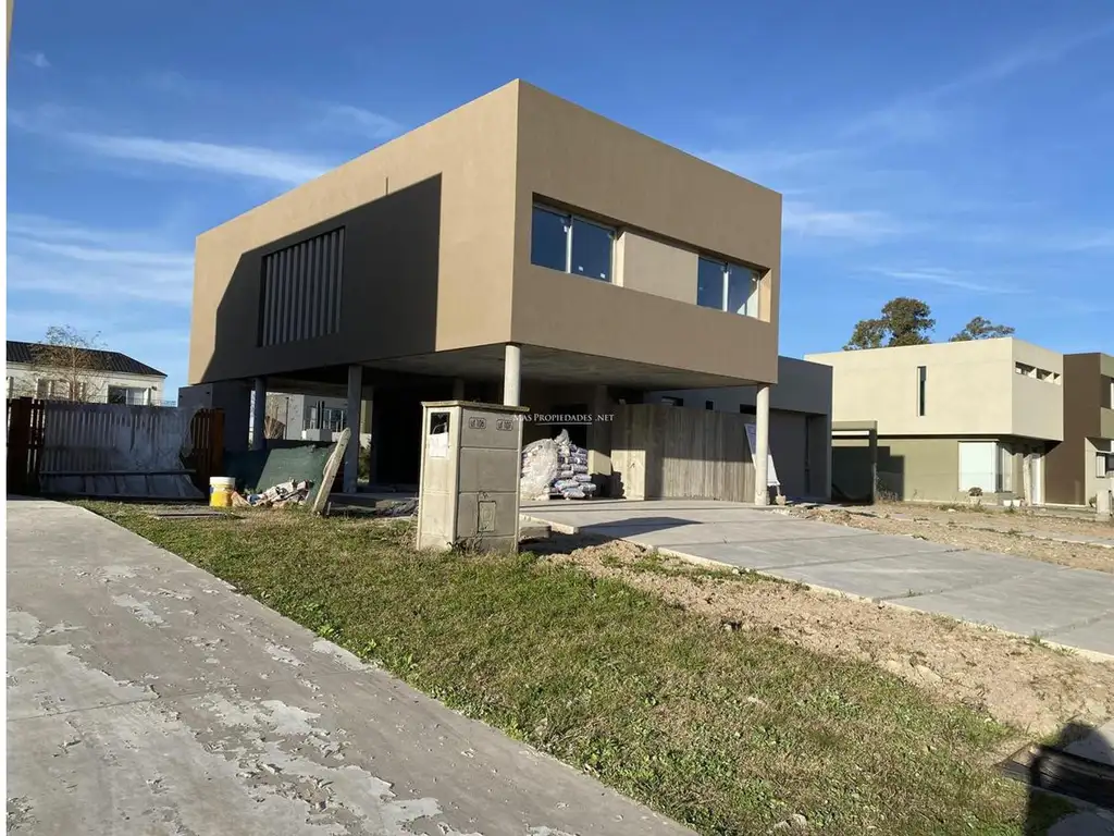 Casa en Venta en Las Golondrinas - 3 dormitorios