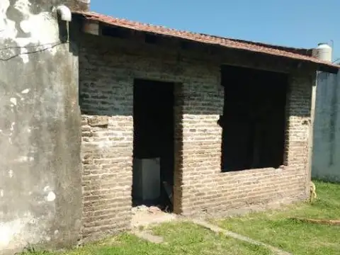 Casa 3 ambientes con 1 baño