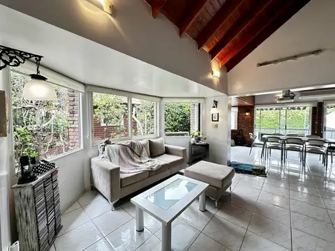 Casa en Venta con 1 cochera