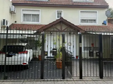 Duplex con jardín en Olivos