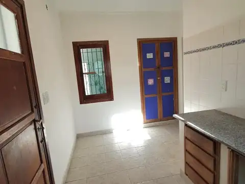 Casa 3 ambientes con 1 baño