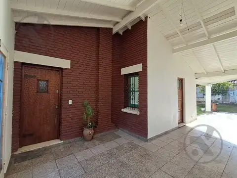Casa en Alquiler en Punta Mogotes, $ 1.100.000