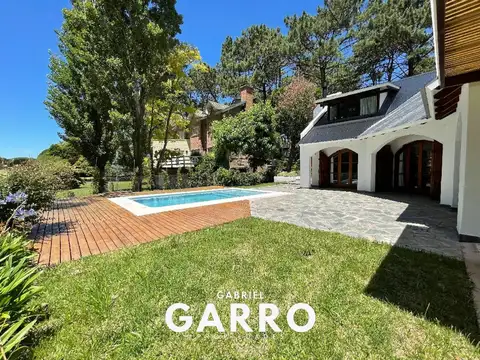 Casa 6 ambientes con 3 baños