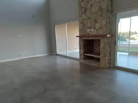 Casa 4 ambientes con 5 baños