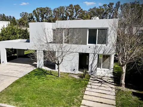Casa en Alquiler de 4 dormitorios