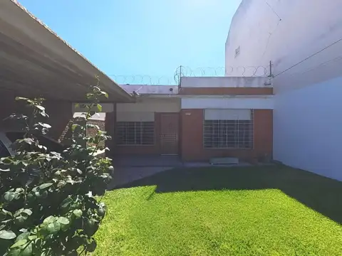 Casa APTO CREDITO  3Amb.coch y jardin V Ballester