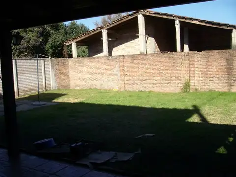 Casa en Venta con 2 cocheras