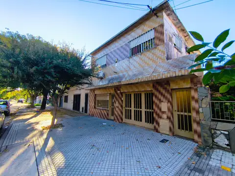 Casa en venta c/ cochera en Matheu