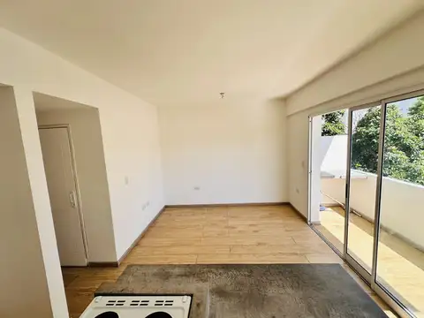 Departamento 1 dormitorio con balcon - Zona 45 y 17