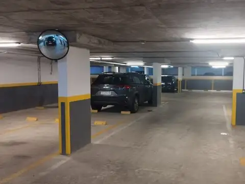 Cochera en Venta - Almagro - Edificio de categoria