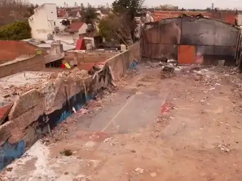 Galpón Comercial de 1540 m² s/ Dos Lotes - Gabriela Mistral 140, Banfield