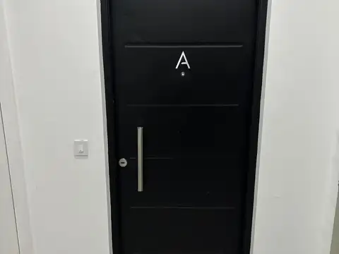 Oficina en Alquiler en Banfield, $ 980.000