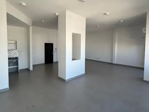 Oficina céntrica con amplio acceso