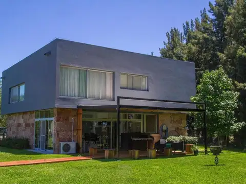 Casa en Alquiler de 4 dormitorios