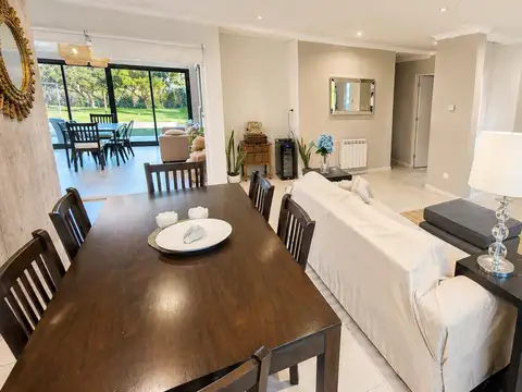 CASA 4 AMBIENTES BARRIO ARENAS DEL SUR