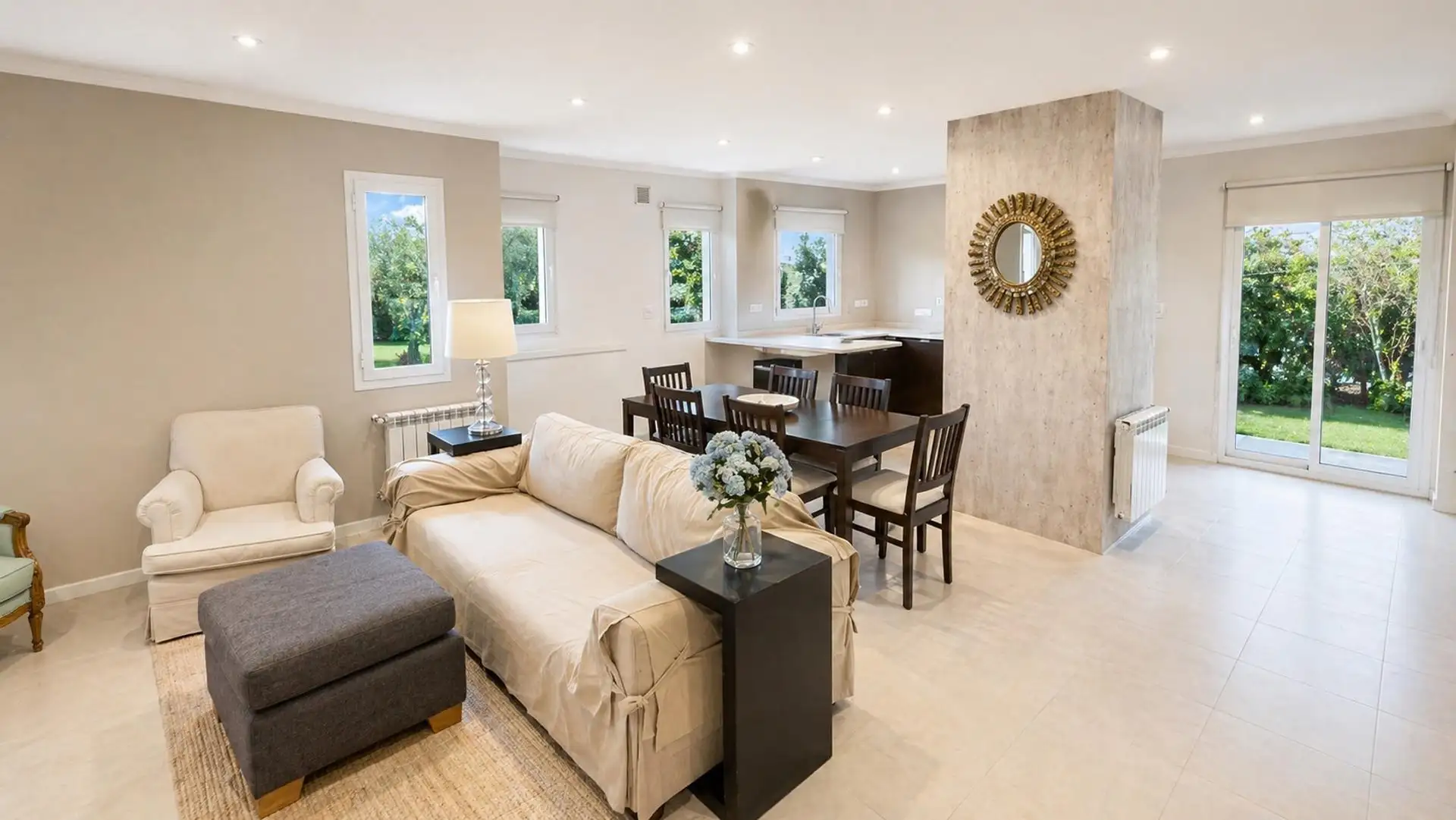 Casa 4 amb en 1 planta con quincho, pileta y suite — Arenas del Sur, Mar del Plata