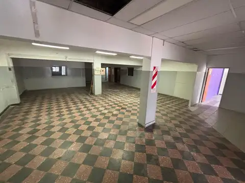 Av. Ricardo Balbin 500