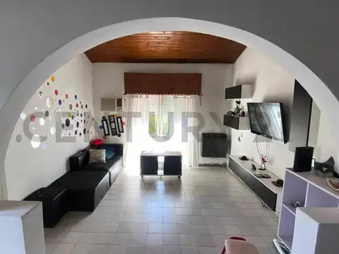 Impecable PH 2 Ambientes con Gran Terraza Propia - Bernal Este - Sin Expensas