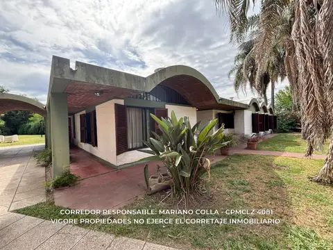 Casa en Venta con 2 cocheras