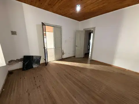 Casa y local. Apto profesional.